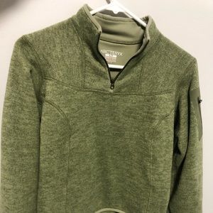 Women’s Arc’Teryx fleece 1/4 quarter zip sweater size Small